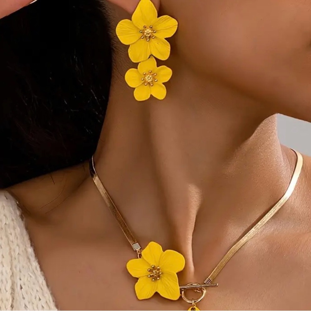 Yellow Floral Drop Earrings and Necklace Set